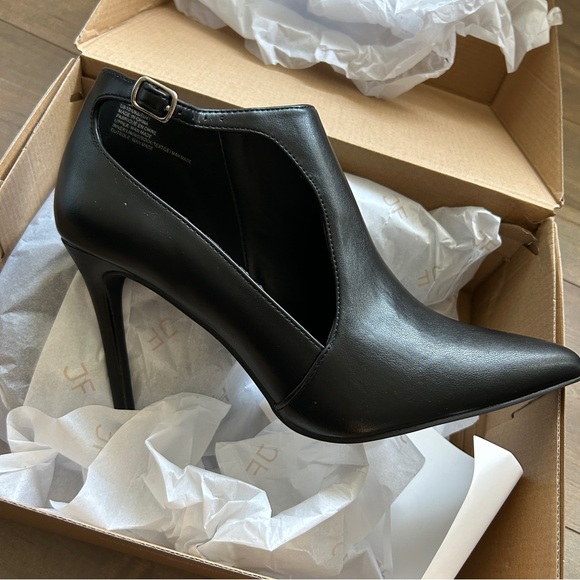 NIB JustFab ‘Irina’ Cut-Out Bootie - Picture 3 of 7